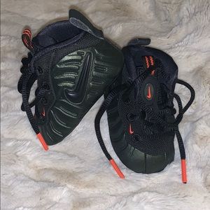 Nike size 2C lil’Posite Pro ( CB )
